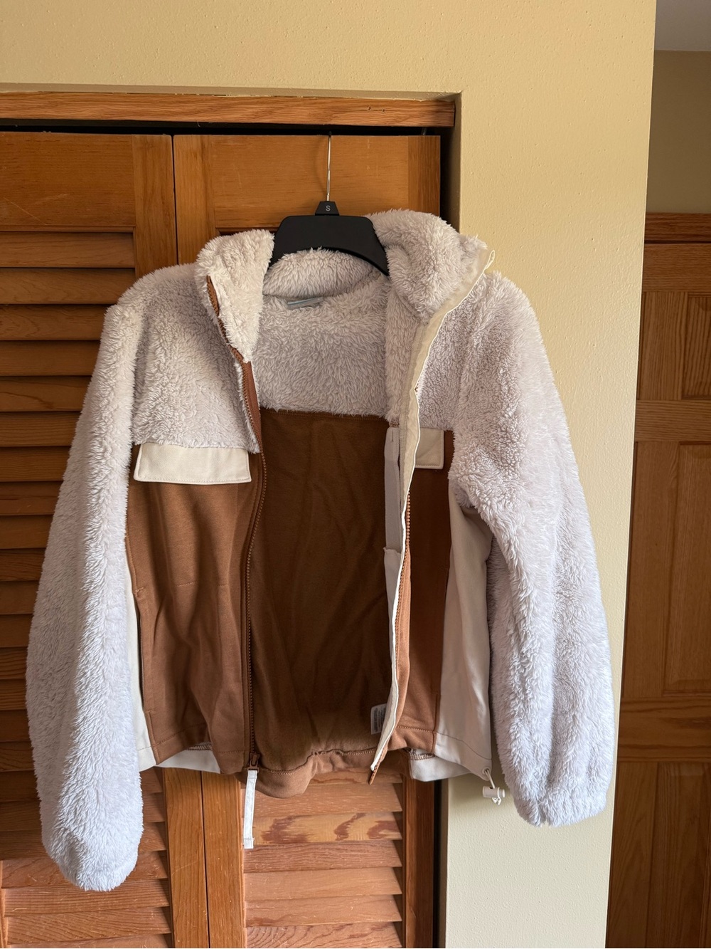 Columbia Two-Tone Cream and Brown Sherpa Fleece Jacket - Picture 2 of 5